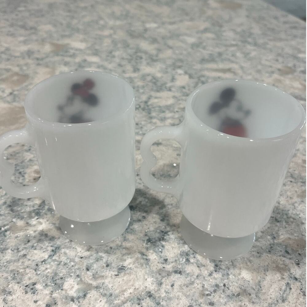 Vintage Pair Of Disney Milk Glass Pedestal Mugs Featuring Minnie & Mickey Mouse - Picture 6 of 7